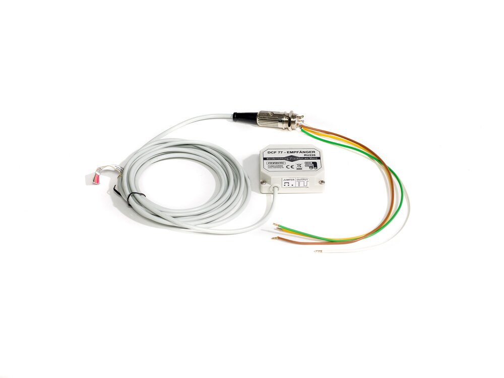 Graues Kabel mit DCF-Funkempfänger und Deltron-Stecker