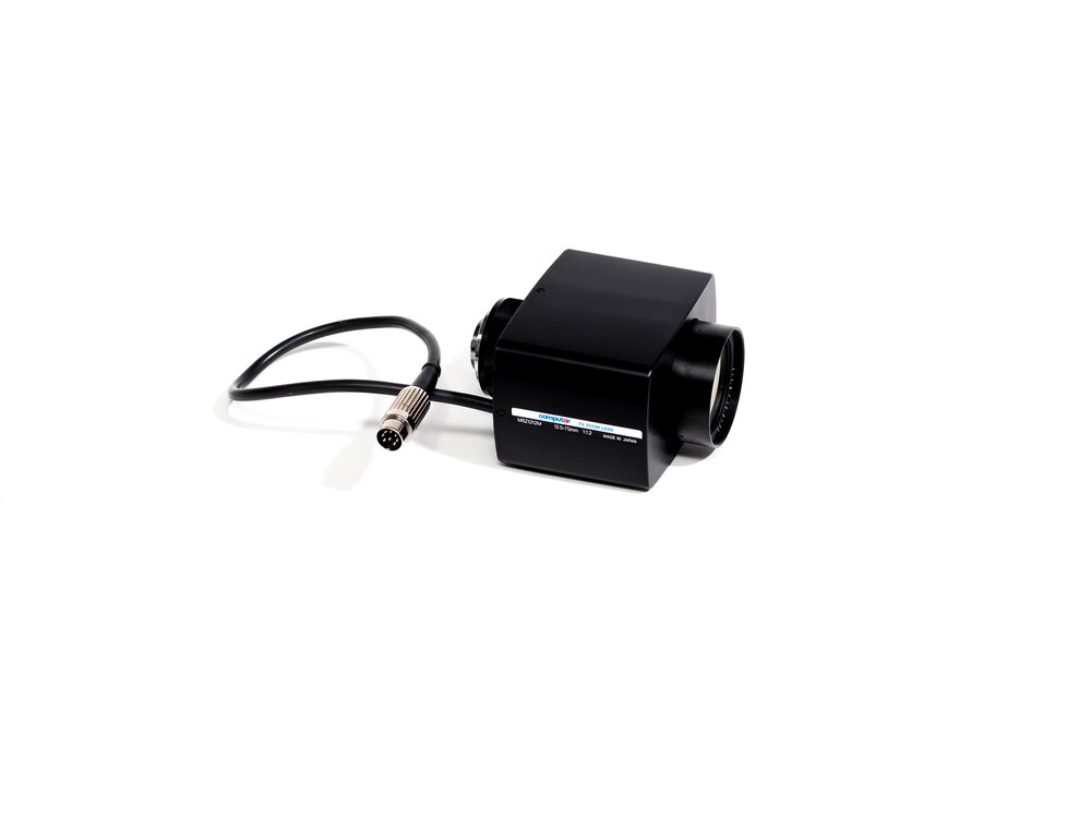 Hochauflösendes Kameraobjektiv mit Motorzoom und Verbindungskabel mit DIN-Stecker