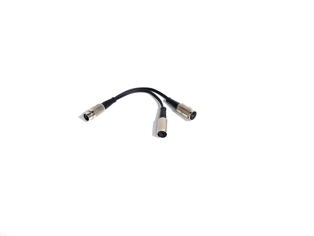 Schwarzes Split-Kabel mit DIN-Stecker