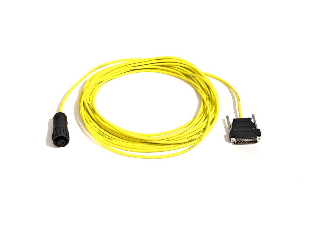 Gelbes Verbindungskabel mit RS232-Stecker und Amphenol-Stecker