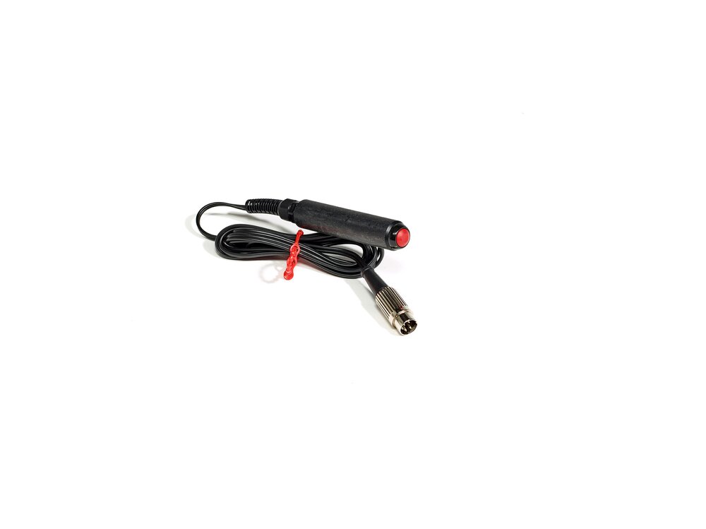 Schwarzes Kabel mit Push-Button und DIN-Stecker