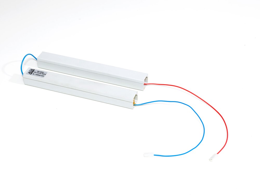 NiCd battery pack for GAZ3 display board with red and blue connection cable